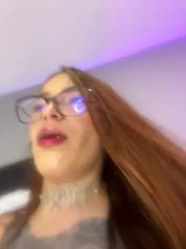 dreamleah  online show from April 15, 2:28 am