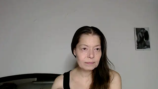 Snapshot of SexySarah177 chatting on February 4, 9:32 pm SexySarah177 online show from February 4, 9:32 pm