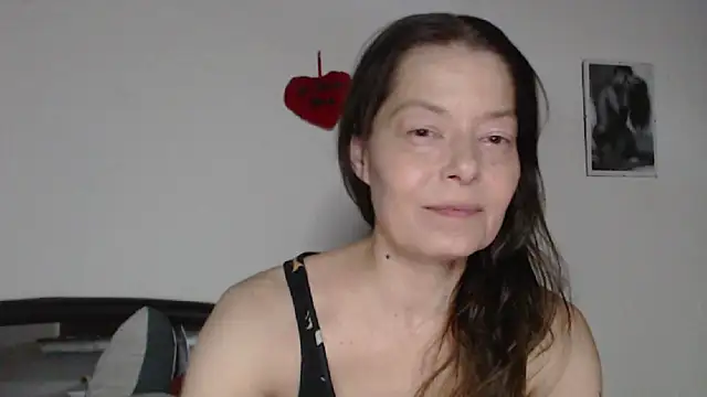 Snapshot of SexySarah177 chatting on February 25, 9:36 pm SexySarah177 online show from February 25, 9:36 pm