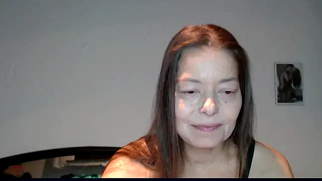 Snapshot of SexySarah177 chatting on December 20, 9:28 pm SexySarah177 online show from December 20, 9:28 pm