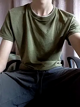 Snapshot of Avtodig chatting on February 16, 9:13 pm Avtodig online show from February 16, 9:13 pm