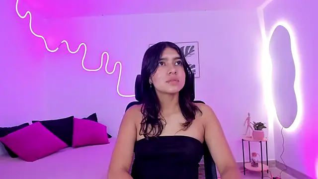 Snapshot of Cherrydollxx chatting on September 23, 12:01 pm Cherrydollxx online show from September 23, 12:01 pm