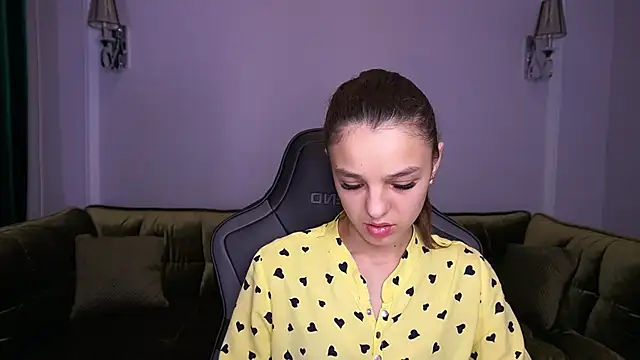 AnitaBambie online show from November 29, 1:55 pm