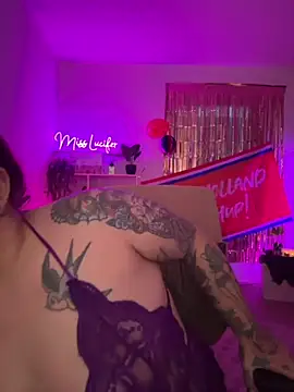 Snapshot of Miss_Lucifer6 chatting on June 19, 8:14 pm Miss Lucifer6 online show from June 19, 8:14 pm