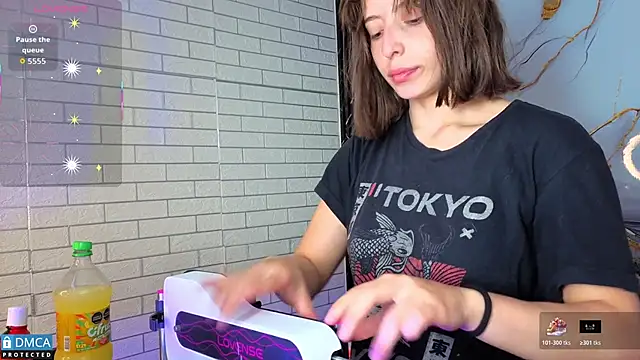 nena cupcake  online show from December 23, 11:09 am