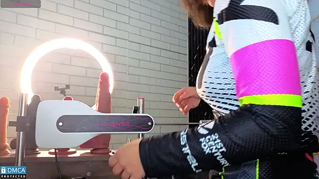 nena cupcake  online show from November 20, 11:11 am