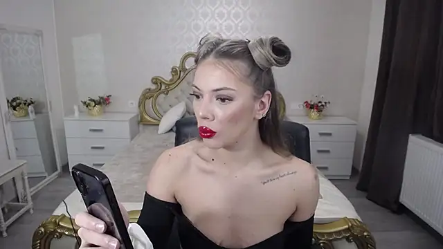 Snapshot of AmberTop chatting on February 9, 12:47 pm AmberTop online show from February 9, 12:47 pm