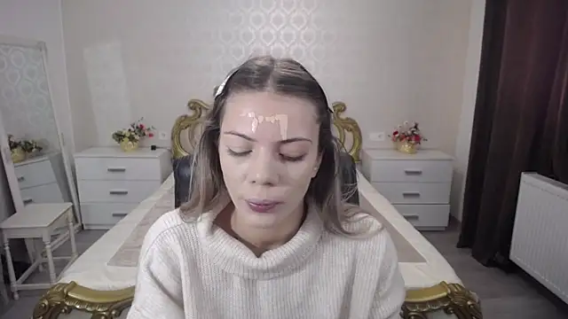 Snapshot of AmberTop chatting on October 22, 6:46 am AmberTop online show from October 22, 6:46 am