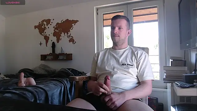 6incheswannacum online show from April 22, 9:05 am