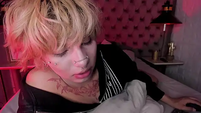 OliIverr22 online show from November 30, 12:17 pm