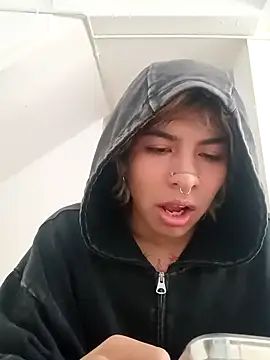 OliIverr22 online show from September 15, 4:07 pm