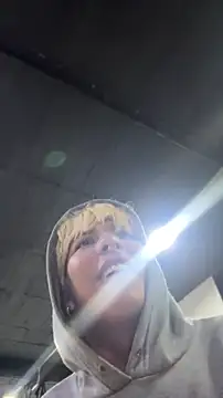 OliIverr22 online show from November 3, 12:09 pm