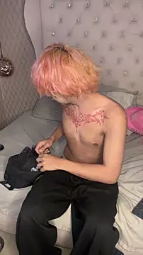 OliIverr22 online show from October 24, 12:04 pm