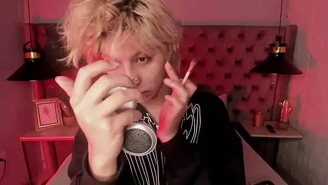 OliIverr22 online show from December 2, 3:03 pm