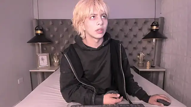 OliIverr22 online show from November 7, 7:51 pm