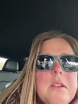 hornykitty1210 online show from October 24, 7:13 pm