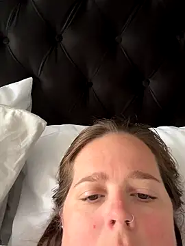 hornykitty1210 online show from November 6, 5:17 pm