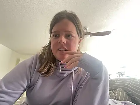 hornykitty1210 online show from February 26, 7:14 pm