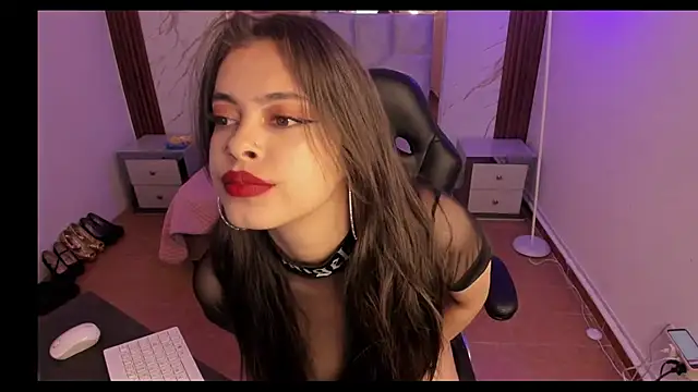 Snapshot of Lizeth_Salazar chatting on September 22, 11:27 am Lizeth Salazar online show from September 22, 11:27 am