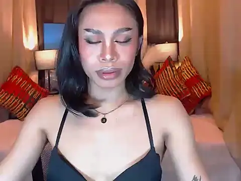 WILDROXIE online show from March 31, 4:47 am