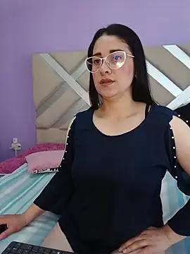 Snapshot of Alana_steel_1 chatting on November 14, 12:09 pm Alana steel 1 online show from November 14, 12:09 pm