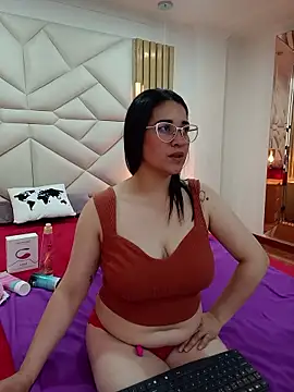 Snapshot of Alana_steel_1 chatting on November 21, 7:46 pm Alana steel 1 online show from November 21, 7:46 pm