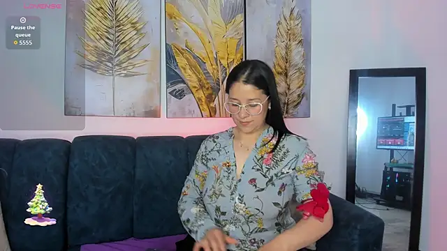 Snapshot of Alana_steel_1 chatting on December 3, 7:35 pm Alana steel 1 online show from December 3, 7:35 pm