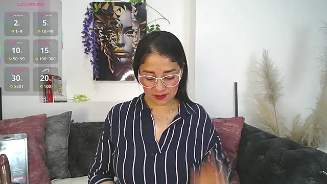 Snapshot of Alana_steel_1 chatting on October 12, 12:06 pm Alana steel 1 online show from October 12, 12:06 pm