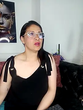 Snapshot of Alana_steel_1 chatting on September 27, 7:42 pm Alana steel 1 online show from September 27, 7:42 pm