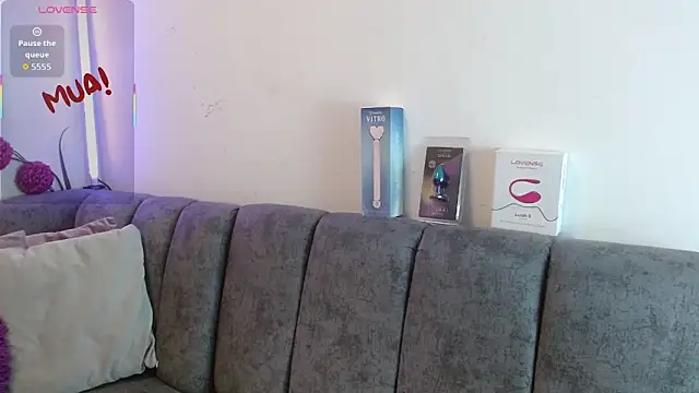 Alana steel 1 online show from April 14, 4:45 pm