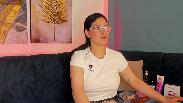 Snapshot of Alana_steel_1 chatting on November 30, 12:06 pm Alana steel 1 online show from November 30, 12:06 pm