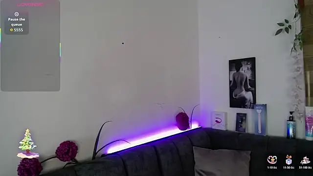 Alana steel 1 online show from February 5, 7:43 pm