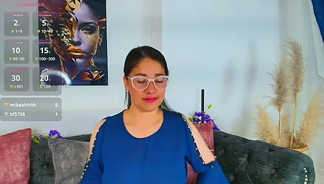 Snapshot of Alana_steel_1 chatting on September 28, 12:01 pm Alana steel 1 online show from September 28, 12:01 pm