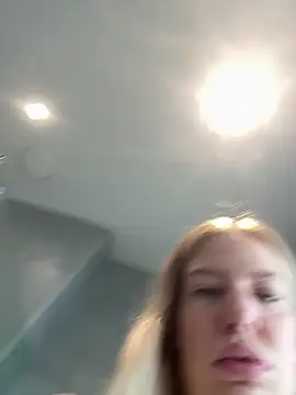 Snapshot of Chloemillerrxx chatting on September 25, 10:21 am Chloemillerrxx online show from September 25, 10:21 am