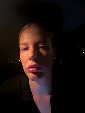 Snapshot of Chloemillerrxx chatting on September 28, 6:26 pm Chloemillerrxx online show from September 28, 6:26 pm