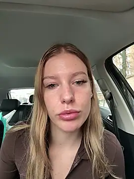 Chloemillerrxx online show from November 28, 12:49 pm