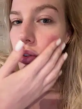 Snapshot of Chloemillerrxx chatting on September 21, 5:40 pm Chloemillerrxx online show from September 21, 5:40 pm