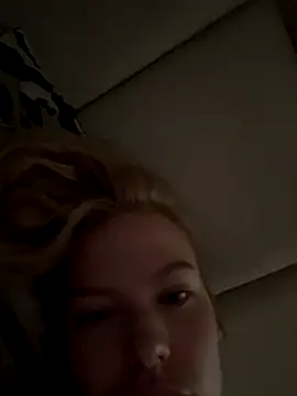 Snapshot of Chloemillerrxx chatting on September 19, 3:49 pm Chloemillerrxx online show from September 19, 3:49 pm