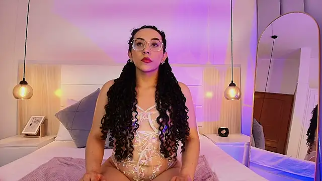 Snapshot of alehia_cute chatting on September 26, 11:11 pm alehia cute online show from September 26, 11:11 pm