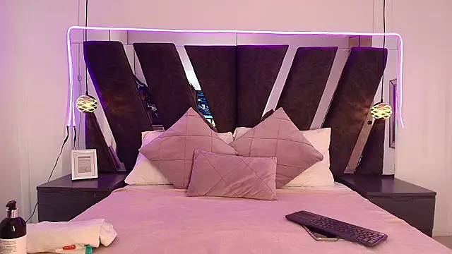 alehia cute online show from March 22, 7:59 pm