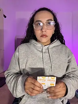Snapshot of alehia_cute chatting on May 22, 11:36 pm alehia cute online show from May 22, 11:36 pm
