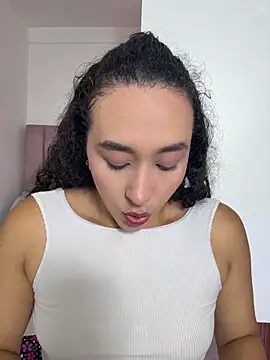 alehia cute online show from April 23, 11:50 pm