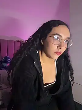 Snapshot of alehia_cute chatting on June 13, 11:13 pm alehia cute online show from June 13, 11:13 pm