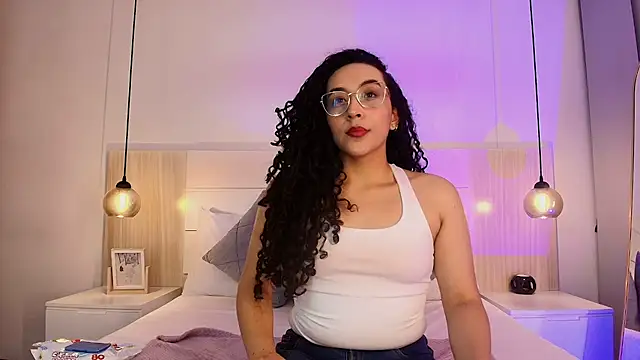 Snapshot of alehia_cute chatting on October 6, 10:32 pm alehia cute online show from October 6, 10:32 pm