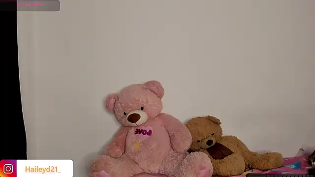 HaileyDuke online show from March 25, 11:47 pm