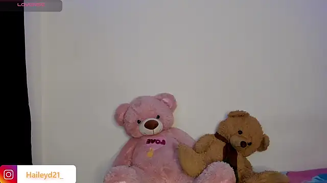 HaileyDuke online show from March 26, 11:46 pm