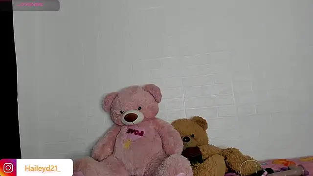 HaileyDuke online show from April 12, 12:36 am