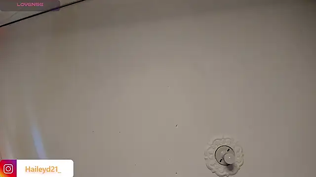 HaileyDuke online show from March 29, 3:35 pm