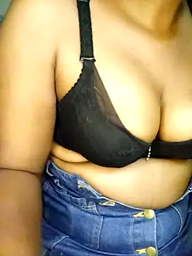 PRETTYJANE36 online show from April 12, 9:18 pm