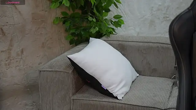 Snapshot of Naomi_054 chatting on September 20, 10:20 am Naomi 054 online show from September 20, 10:20 am